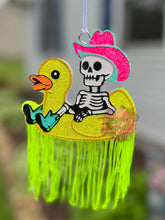 Load image into Gallery viewer, Tubin' Skelly