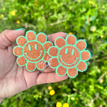 Load image into Gallery viewer, Smiley Flower *VENT CLIP SIZE*