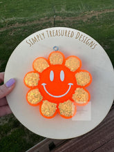 Load image into Gallery viewer, Smiley Flower