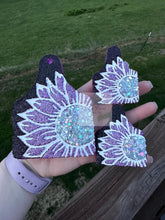 Load image into Gallery viewer, Sunflower Cow Tag