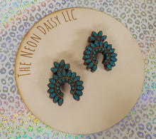 Load image into Gallery viewer, Squash Blossom *VENT CLIP SIZE*