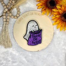 Load image into Gallery viewer, Trick Or Treat Ghost