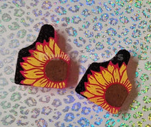 Load image into Gallery viewer, Sunflower Cow Tag *VENT CLIP SIZE*