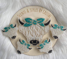 Load image into Gallery viewer, Highland Cow *VENT CLIP SIZE*