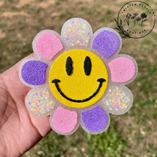 Load image into Gallery viewer, Smiley Flower
