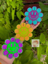 Load image into Gallery viewer, Smiley Flower
