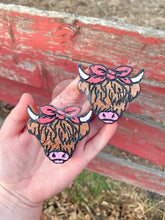 Load image into Gallery viewer, Highland Cow *VENT CLIP SIZE*